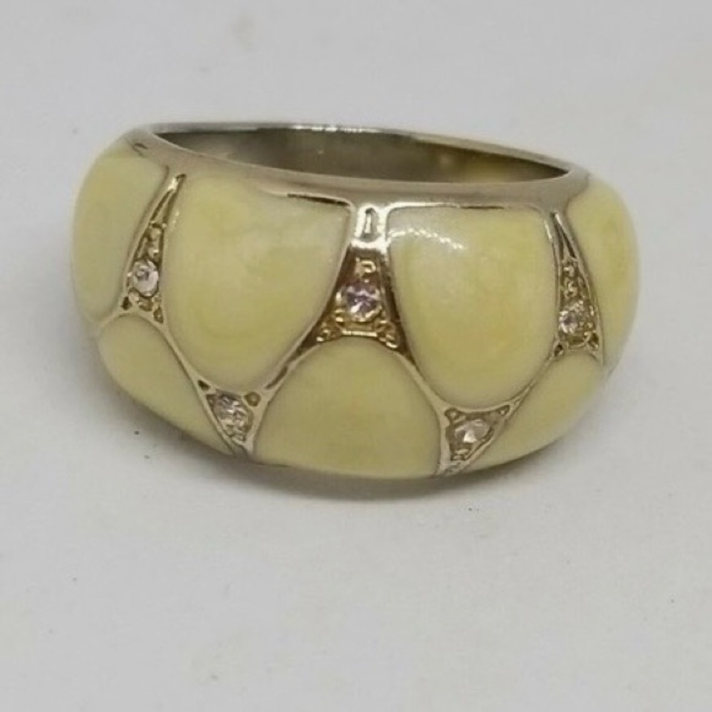 Avon "Enamel Elegance" dome ring. Silver tone. Size 8